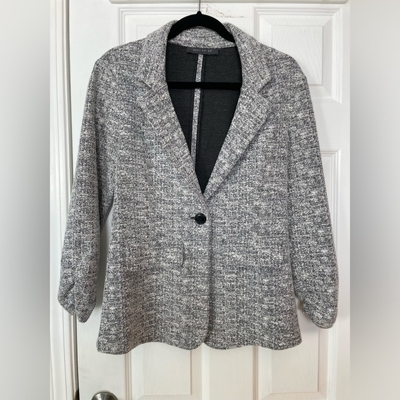 Suzy Shier blazer with button closure - Picture 1 of 6